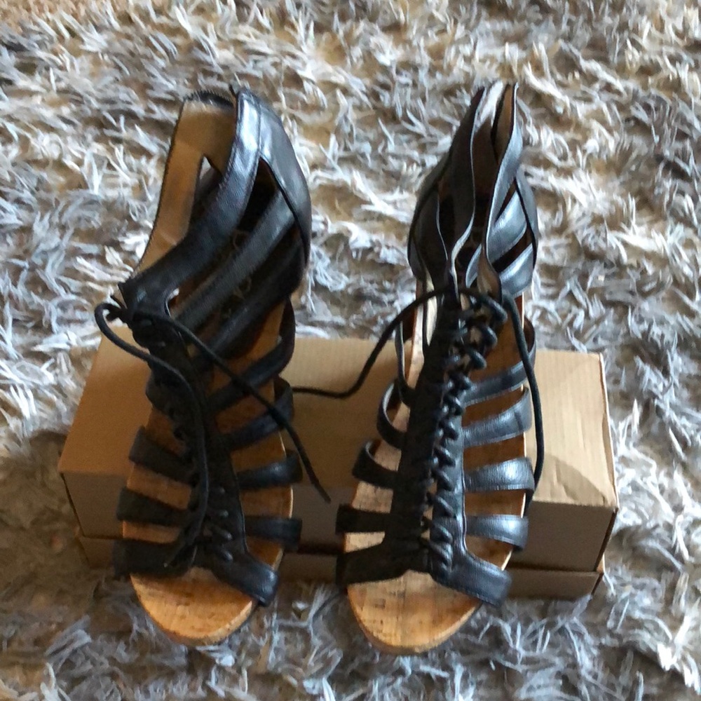 BCBG womens wedge sandals. Size 9 1/2, black sandals.